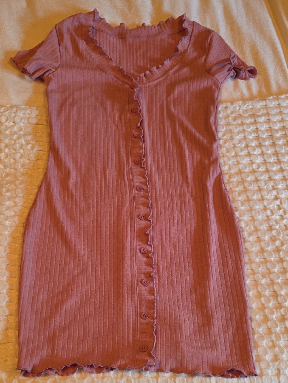 Dazy Ribbed Button-Front Dress in Dusty Rose Lg